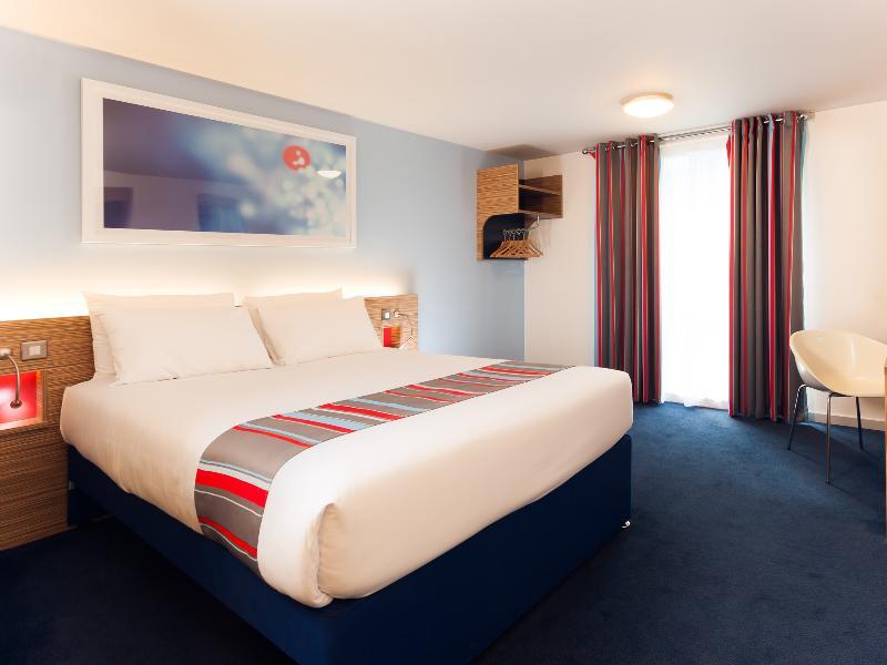 Travelodge London Raynes Park Exterior photo